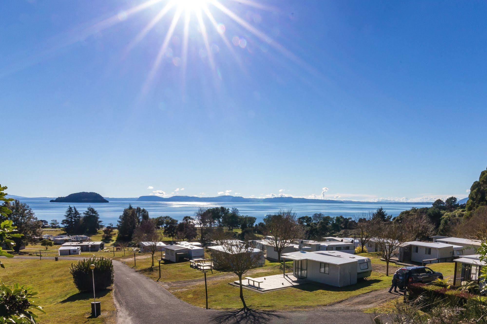 Motutere Bay Top 10 Holiday Park Turangi Extérieur photo